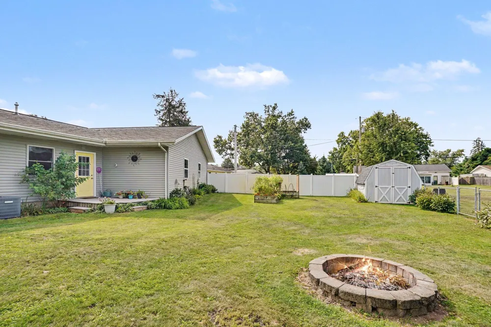 12996 Bayview Drive Vicksburg, MI 49097