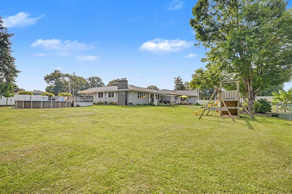 12996 Bayview Drive Vicksburg, MI 49097