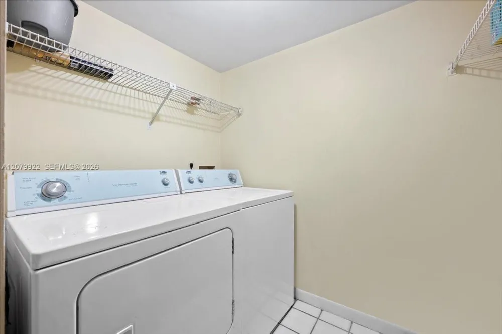 1014 Green Pine Blvd #H1 West Palm Beach, FL 33409