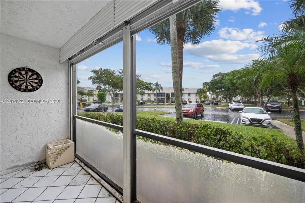 1014 Green Pine Blvd #H1 West Palm Beach, FL 33409
