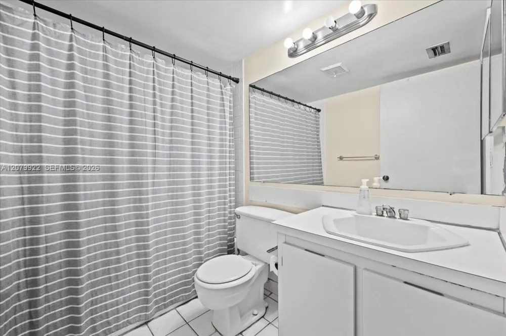 1014 Green Pine Blvd #H1 West Palm Beach, FL 33409