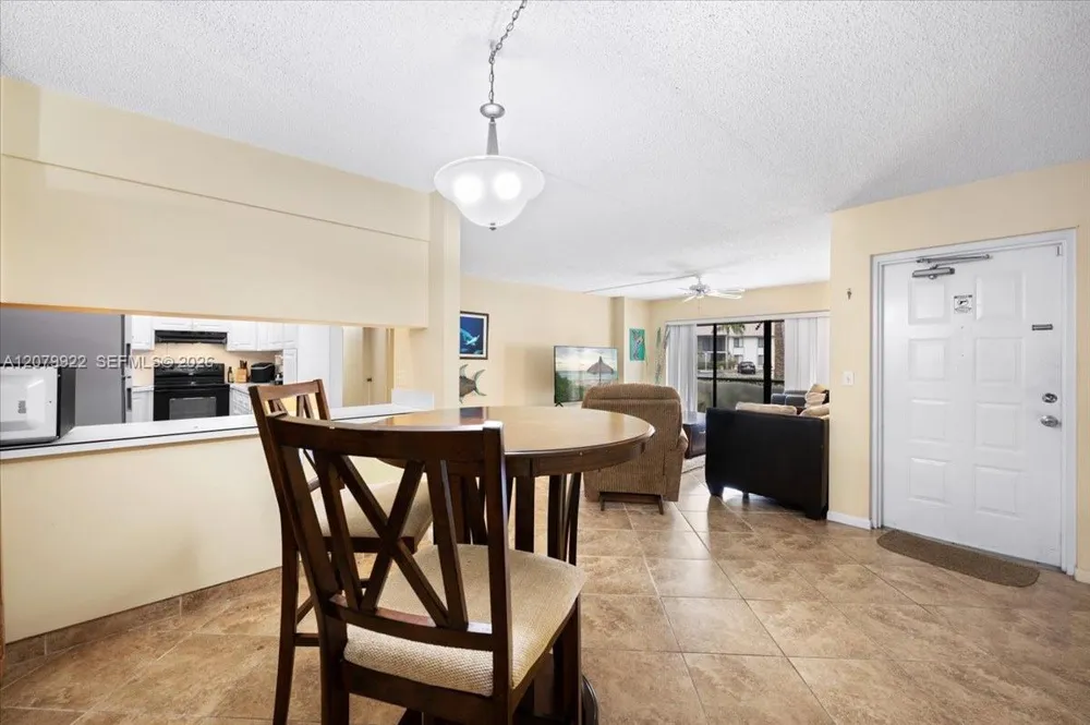 1014 Green Pine Blvd #H1 West Palm Beach, FL 33409