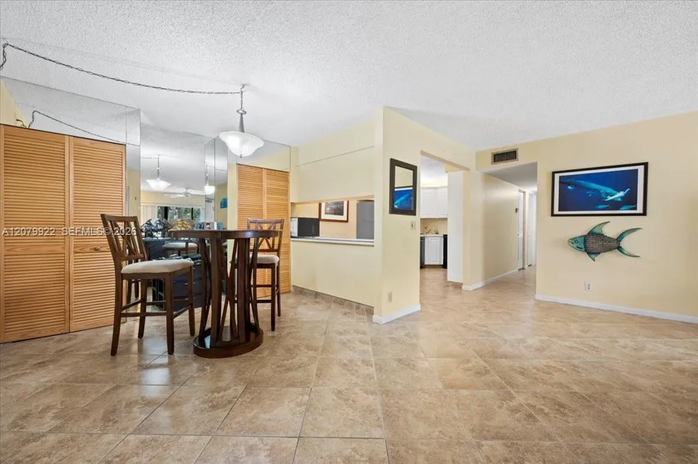 1014 Green Pine Blvd #H1 West Palm Beach, FL 33409