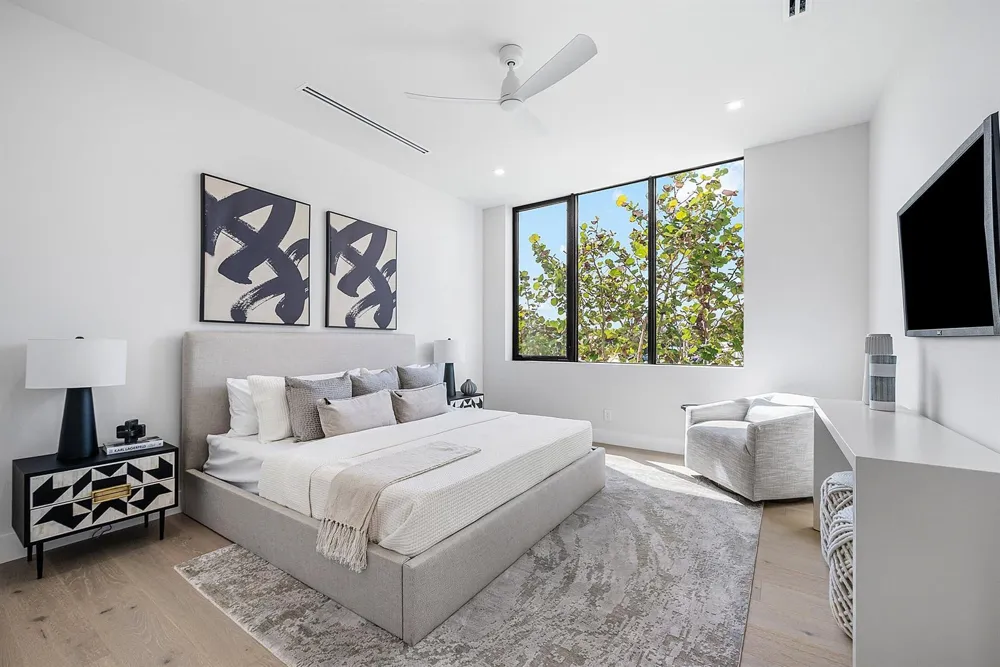 718 LAKE AVENUE Delray Beach, FL 33483