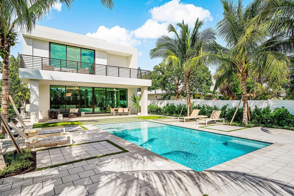 718 LAKE AVENUE Delray Beach, FL 33483
