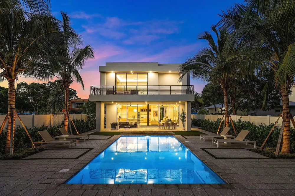 718 LAKE AVENUE Delray Beach, FL 33483