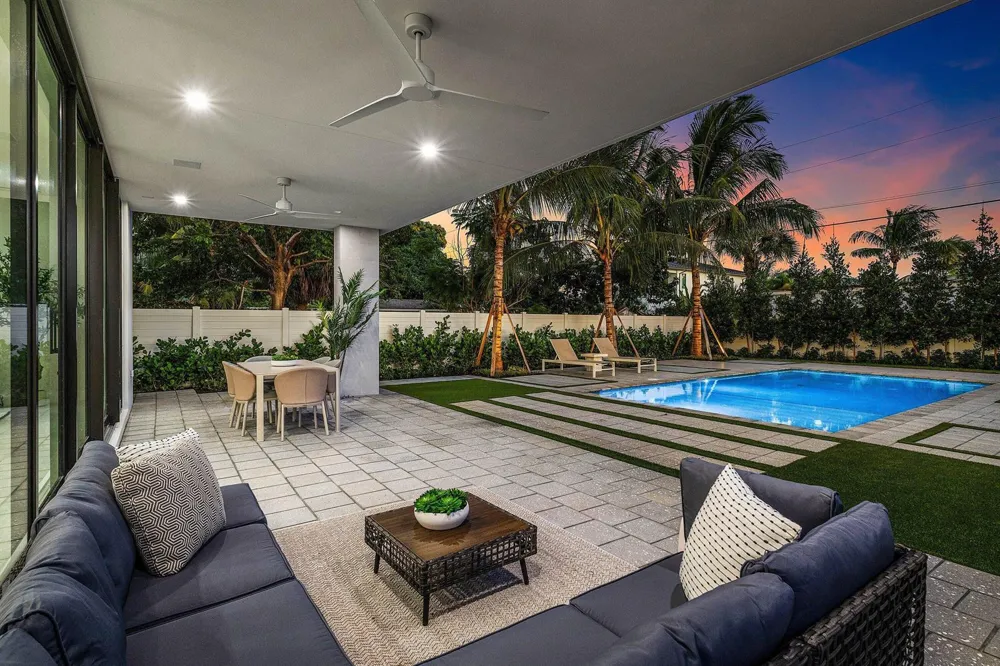 718 LAKE AVENUE Delray Beach, FL 33483