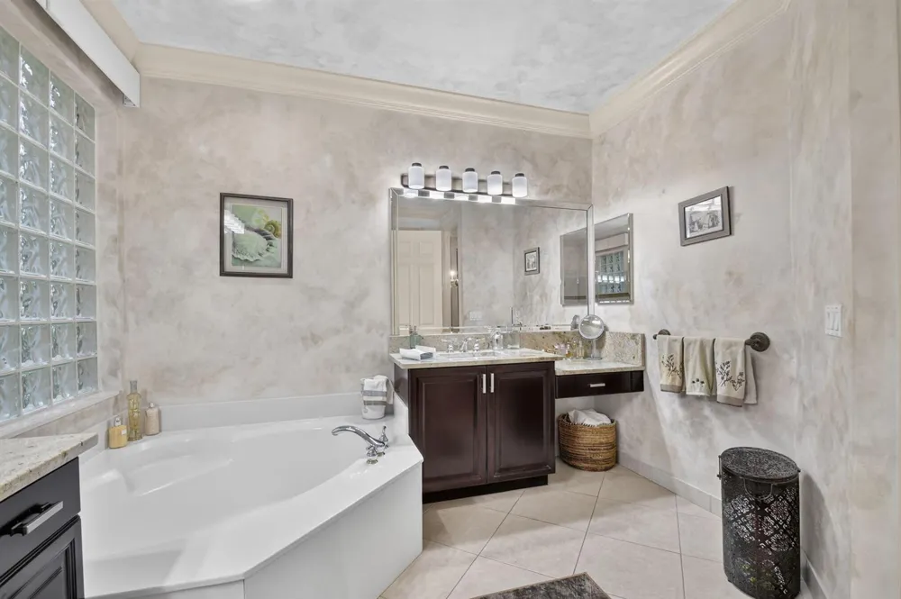 8934 MAJORCA BAY DRIVE Lake Worth, FL 33467