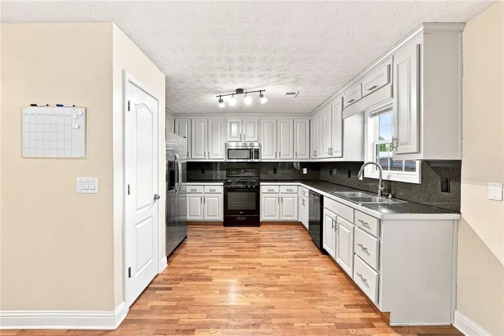 4120 Savannah Ridge Trace Loganville, GA 30052