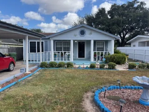 570 W Riggs Avenue Raymondville, TX 78580