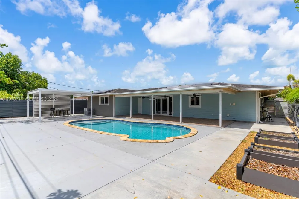 15825 SW 103rd Pl Miami, FL 33157