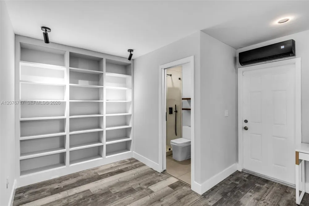 15825 SW 103rd Pl Miami, FL 33157