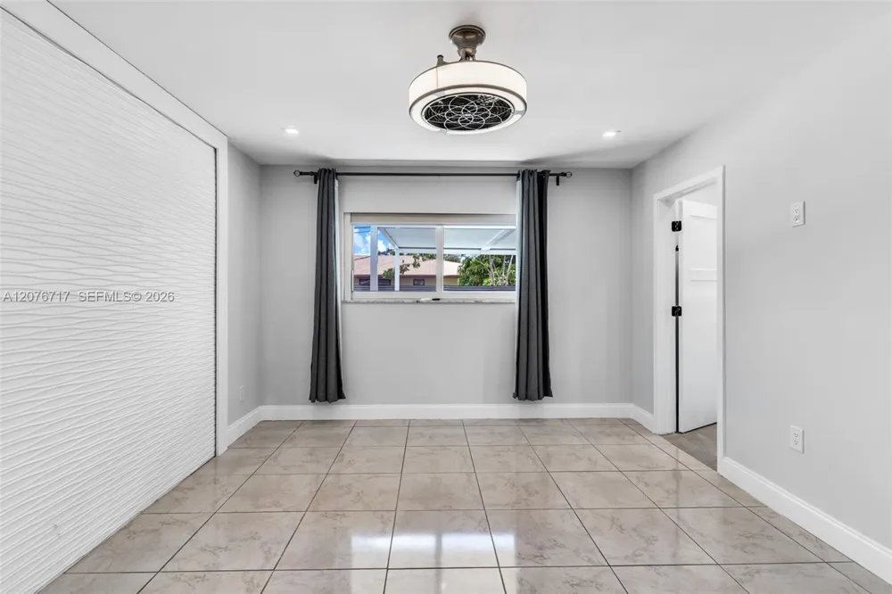 15825 SW 103rd Pl Miami, FL 33157