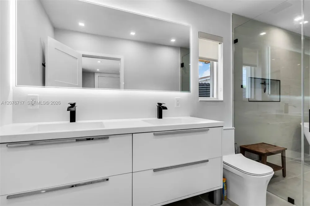 15825 SW 103rd Pl Miami, FL 33157