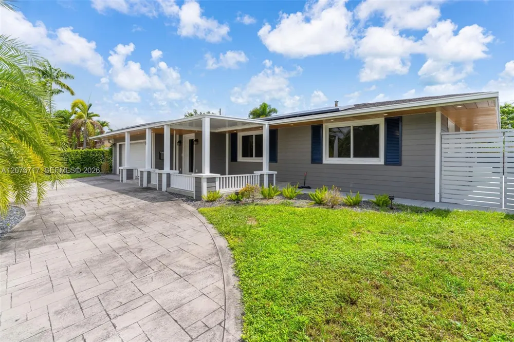 15825 SW 103rd Pl Miami, FL 33157