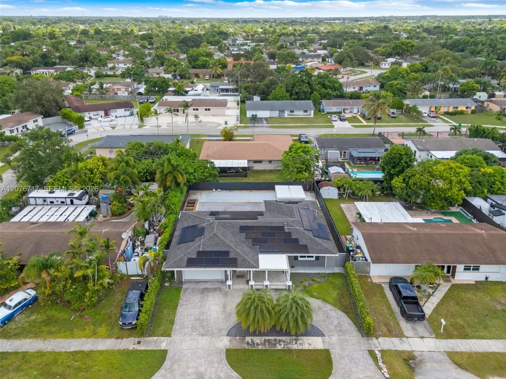 15825 SW 103rd Pl Miami, FL 33157