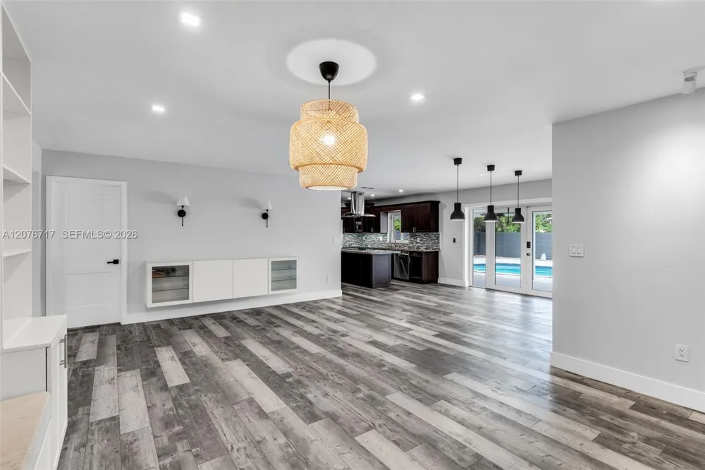 15825 SW 103rd Pl Miami, FL 33157