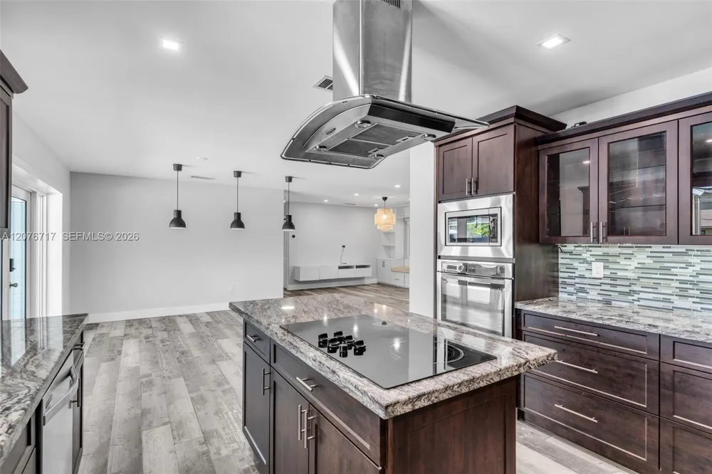 15825 SW 103rd Pl Miami, FL 33157