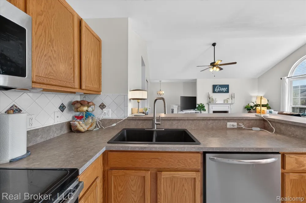 51747 Adler Park Drive W Chesterfield Township, MI 48051