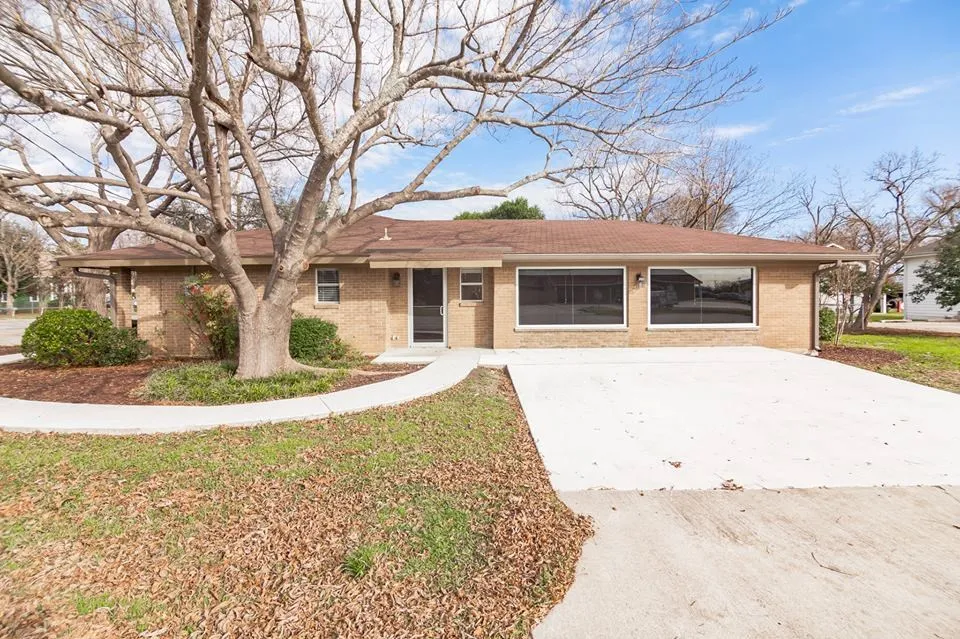 201 Taylor Street Hutto, TX 78634