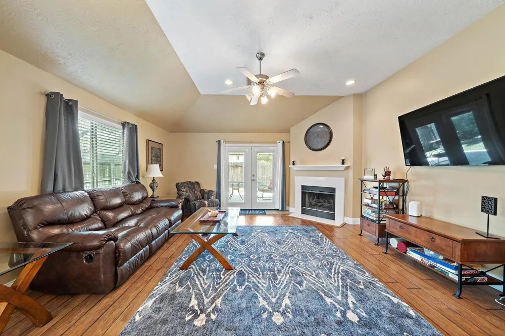 18223 Lundar Lane Tomball, TX 77377