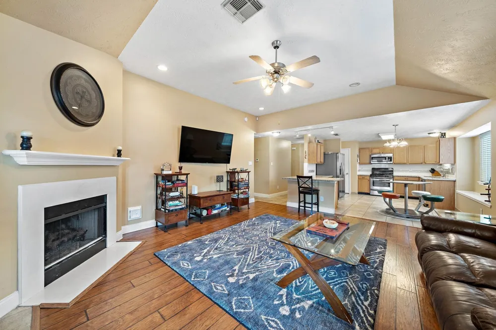 18223 Lundar Lane Tomball, TX 77377