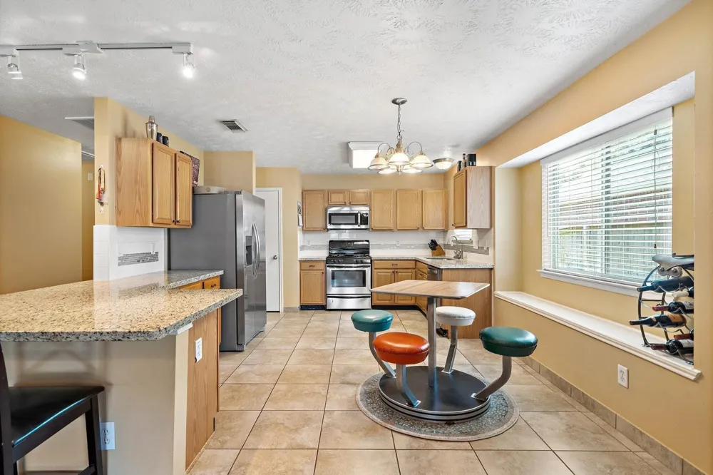 18223 Lundar Lane Tomball, TX 77377