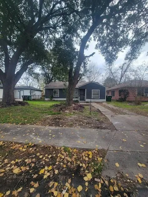 5318 Chennault Road Houston, TX 77033