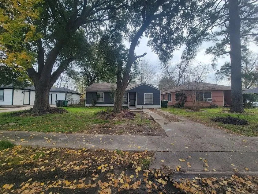 5318 Chennault Road Houston, TX 77033
