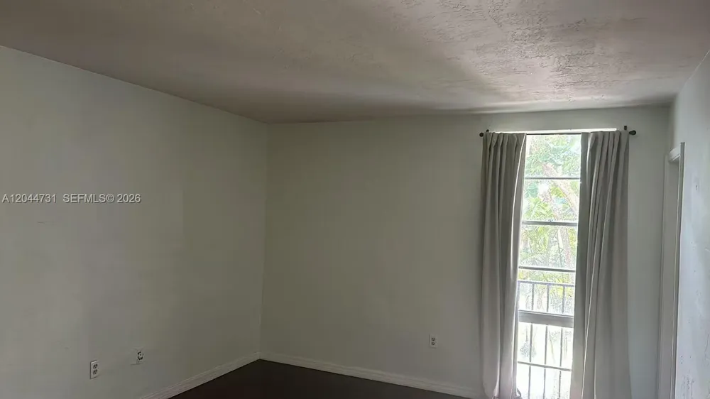 6900 Kendall Dr #A205 Pinecrest, FL 33156