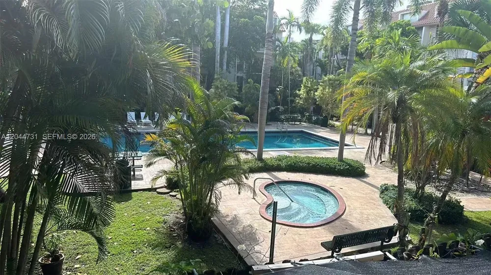 6900 Kendall Dr #A205 Pinecrest, FL 33156