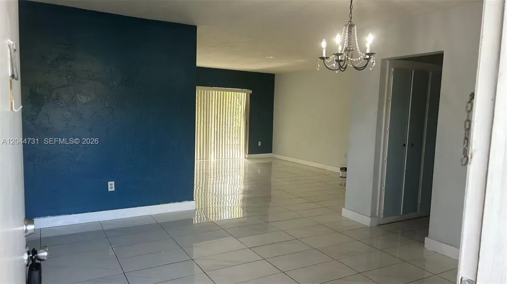 6900 Kendall Dr #A205 Pinecrest, FL 33156