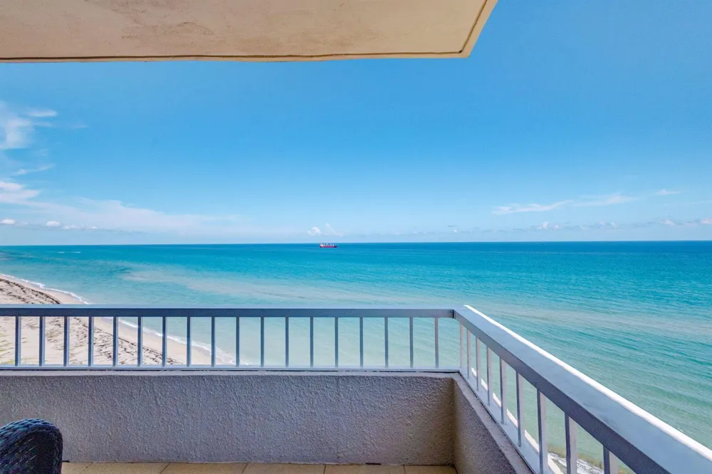 5540 OCEAN DRIVE #14A Singer Island, FL 33404