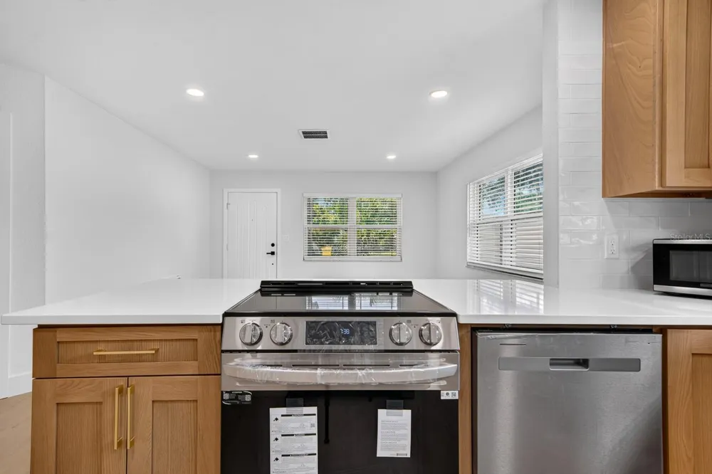 7037 69TH STREET Pinellas Park, FL 33781