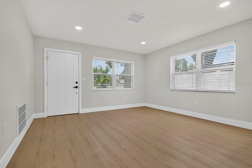 7037 69TH STREET Pinellas Park, FL 33781