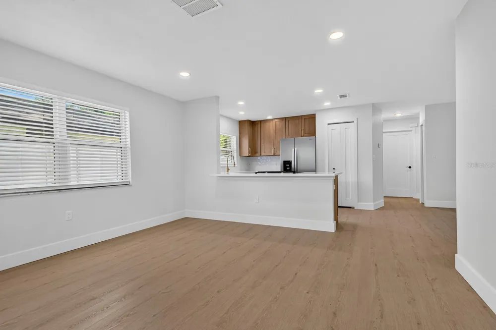 7037 69TH STREET Pinellas Park, FL 33781
