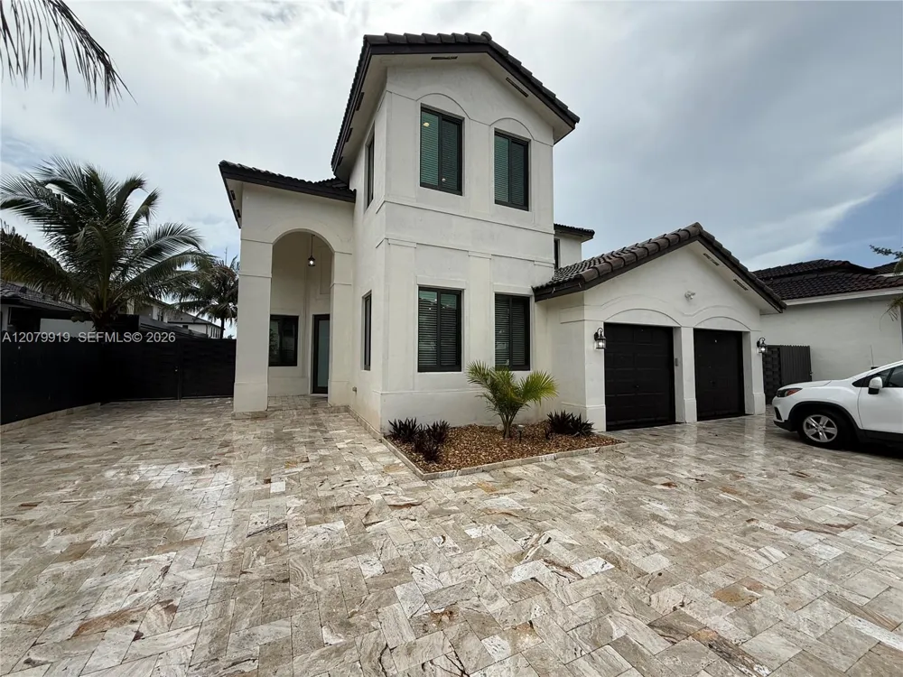 18355 NW 89th Ave Hialeah, FL 33018