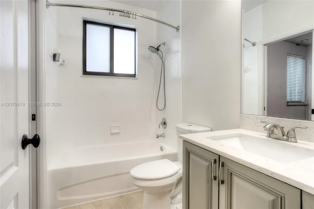 18355 NW 89th Ave Hialeah, FL 33018