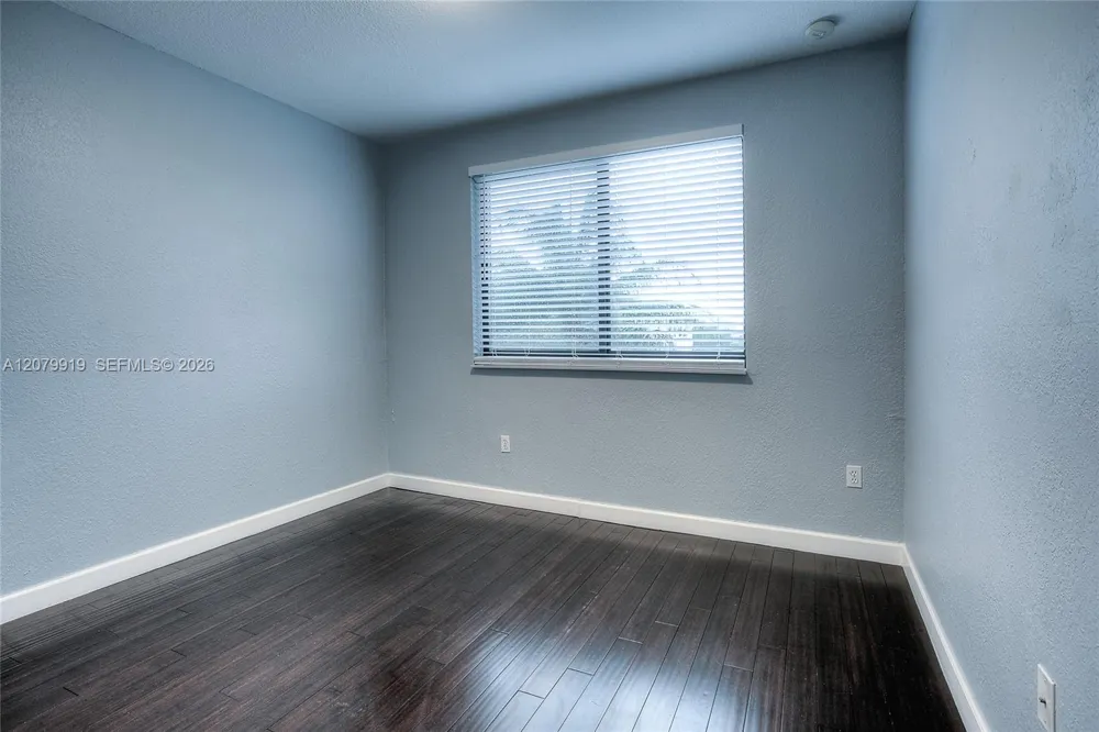 18355 NW 89th Ave Hialeah, FL 33018