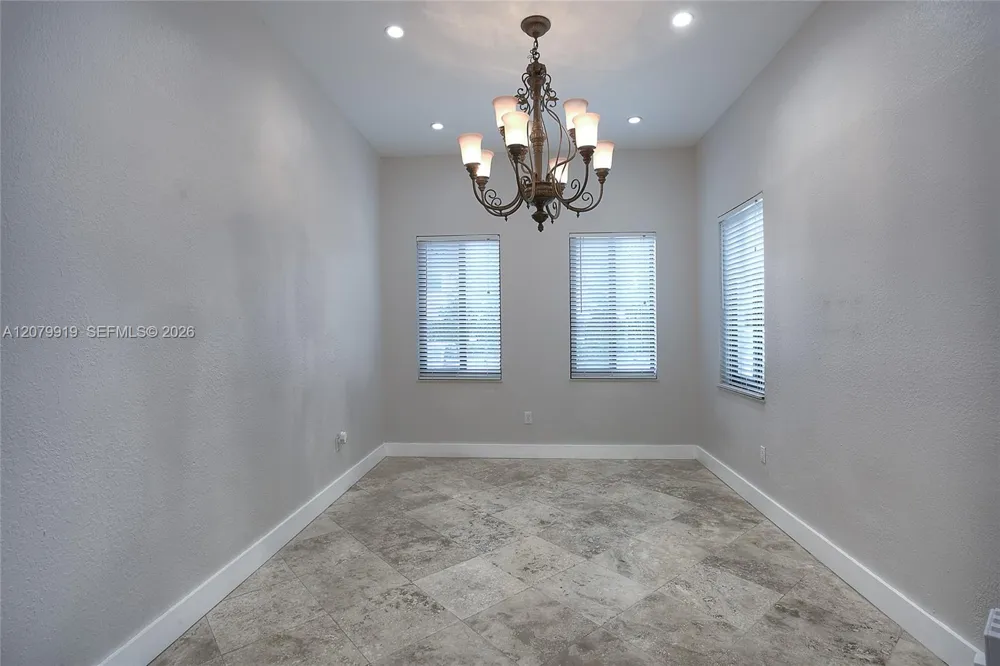 18355 NW 89th Ave Hialeah, FL 33018