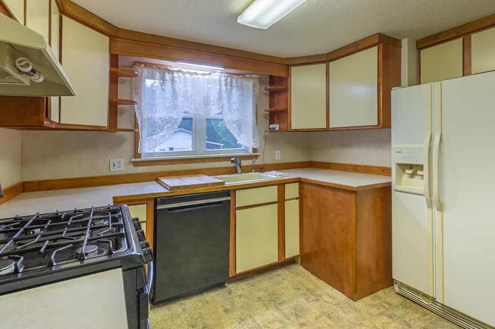 8370 Lumberjack Road Seville Township, MI 48877