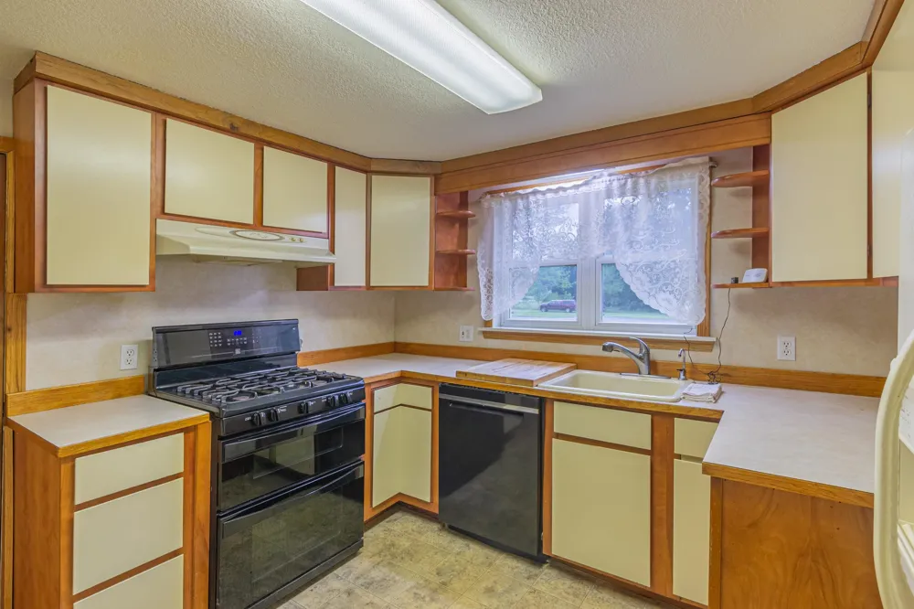 8370 Lumberjack Road Seville Township, MI 48877