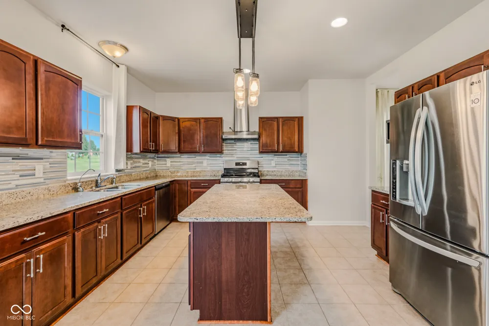 7048 Stoney Ridge Drive Columbus, IN 47201