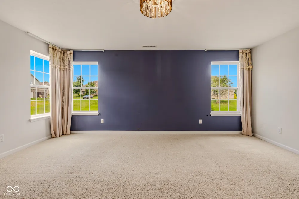 7048 Stoney Ridge Drive Columbus, IN 47201