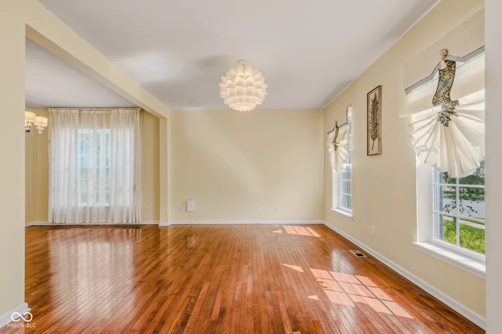 7048 Stoney Ridge Drive Columbus, IN 47201