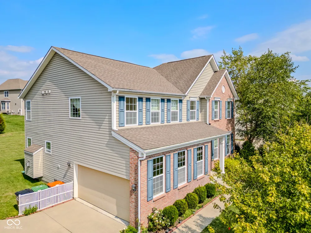 7048 Stoney Ridge Drive Columbus, IN 47201