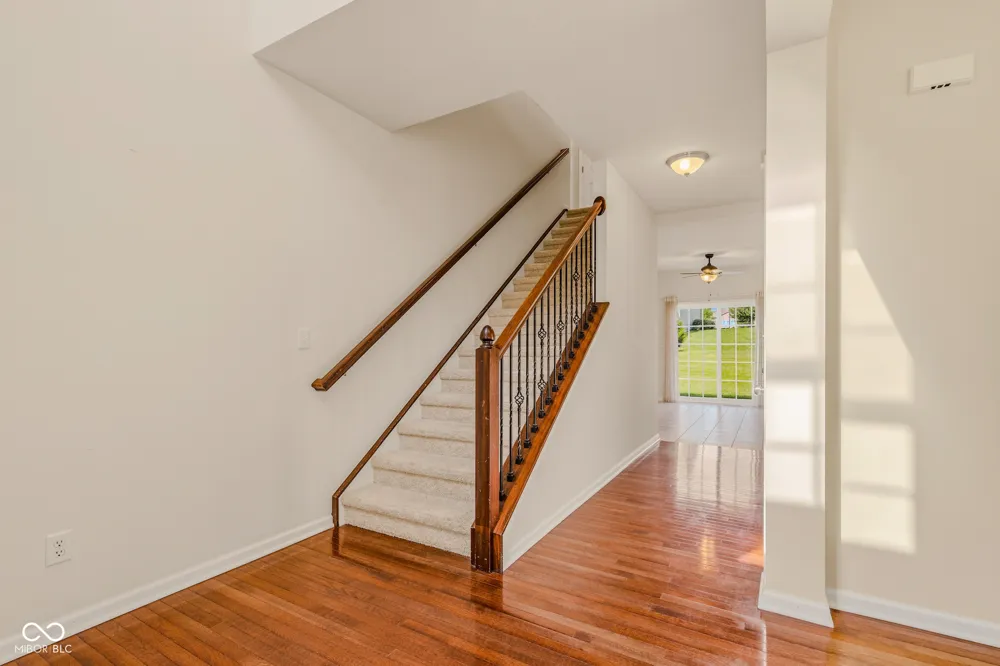 7048 Stoney Ridge Drive Columbus, IN 47201