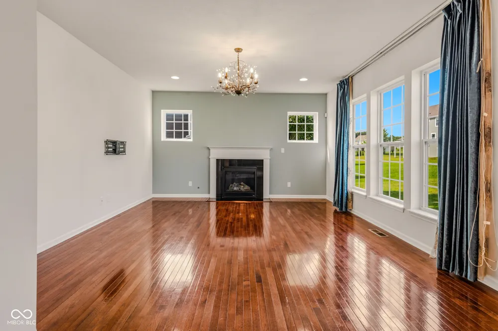 7048 Stoney Ridge Drive Columbus, IN 47201