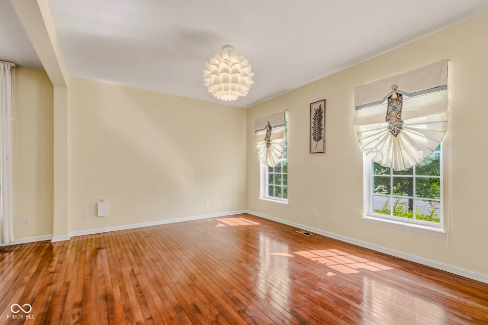 7048 Stoney Ridge Drive Columbus, IN 47201
