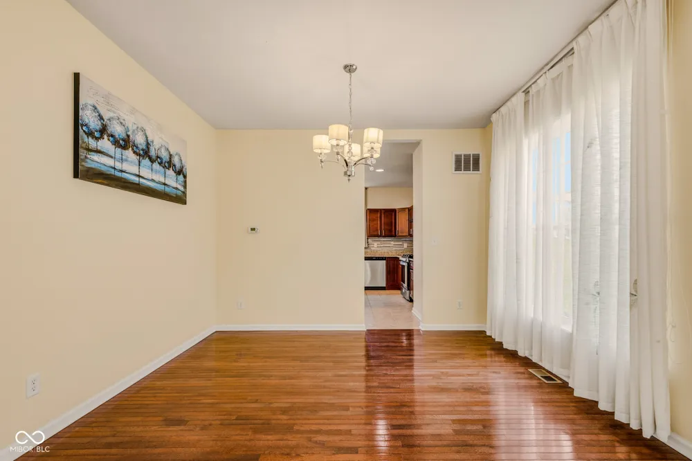 7048 Stoney Ridge Drive Columbus, IN 47201